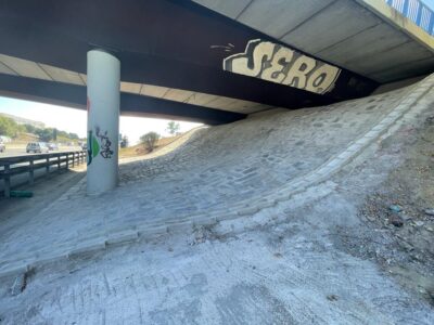 Trabajo de encachado bajo puente M40 Madrid